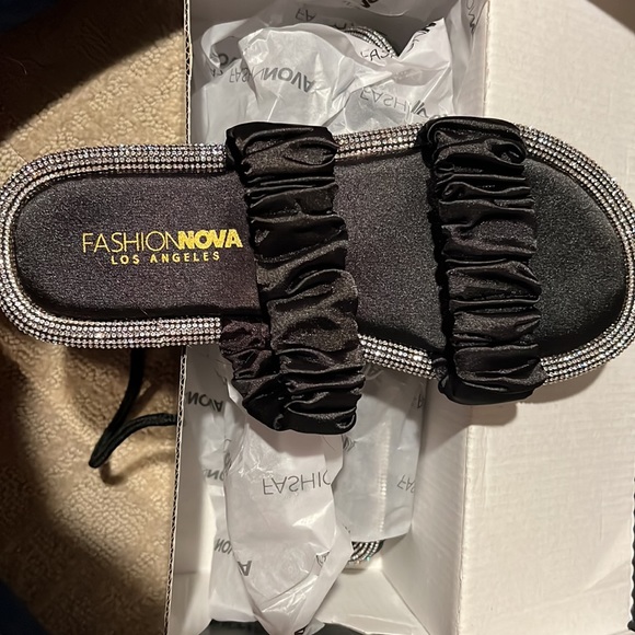 Fashion nova Rossi black sandals - Picture 3 of 4